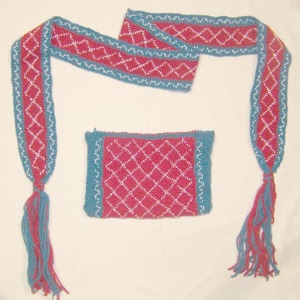 Fingerwoven  pouch 064